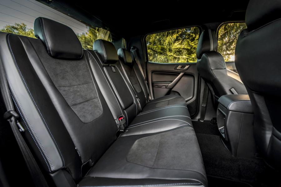 Интерьер Ford Ranger Raptor 2018 года  (EU) (фото 137 из 144)